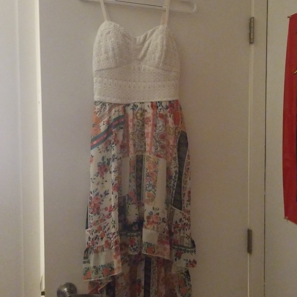 Dress - Picture 1 of 3